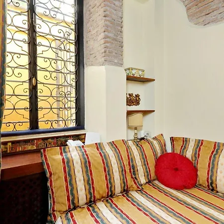 Sforza A Monti Semesterbostad