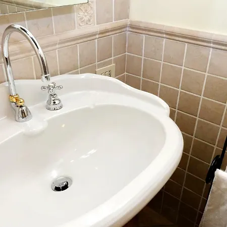 Sforza A Monti Semesterbostad *