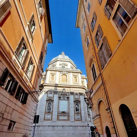 Sforza A Monti Semesterbostad